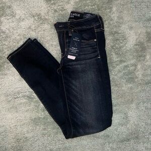 ⭐️NEW⭐️ NWT AMERICAN EAGLE Skinny Jeans
